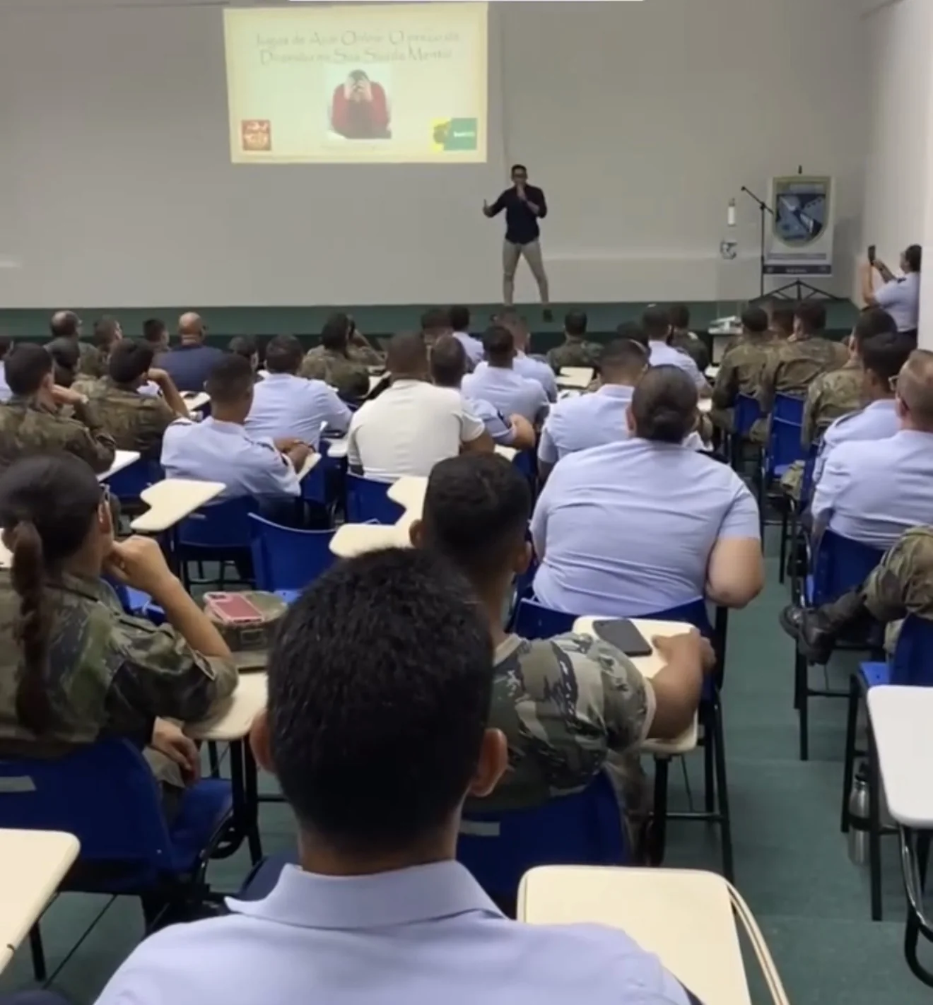 Palestra sobre jogos de azar online e saúde mental